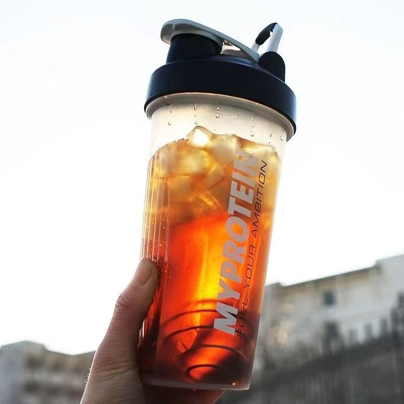 Nutrition And Fitness - Wysokiej jakości shaker do białek Butelki